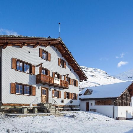 Gasthaus Alpenrose Juf Hotell Exteriör bild